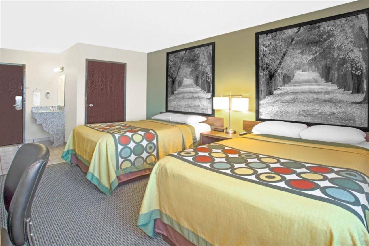 Super 8 By Wyndham Windsor/Madison North Exterior foto