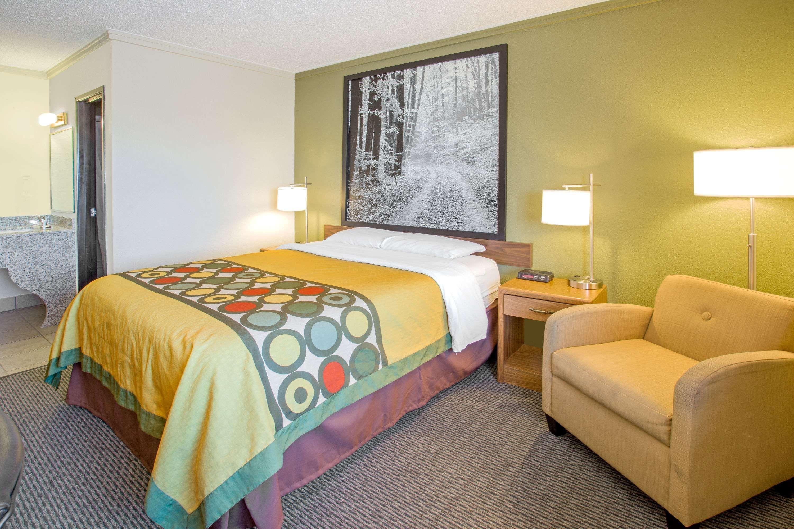 Super 8 By Wyndham Windsor/Madison North Exterior foto
