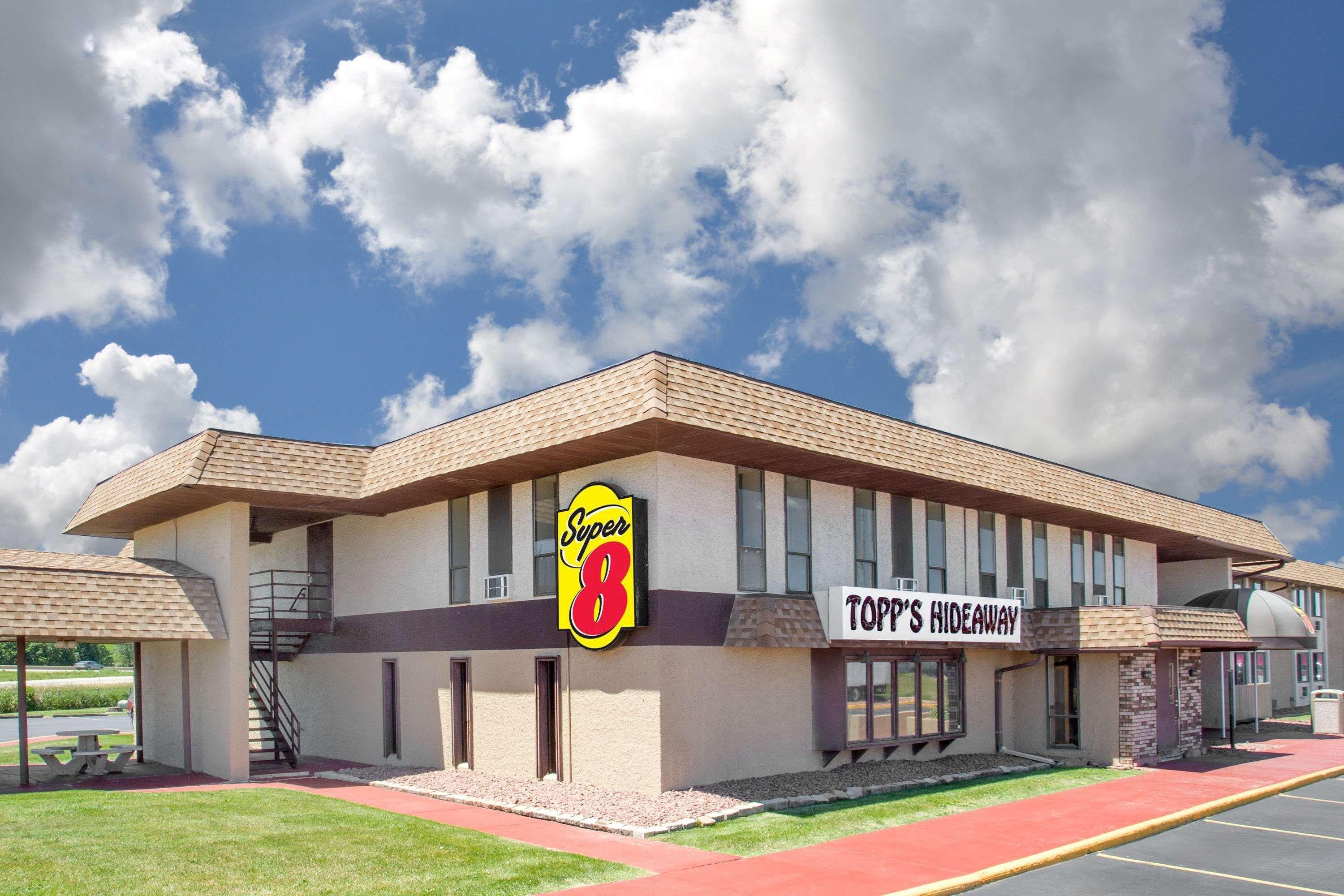 Super 8 By Wyndham Windsor/Madison North Exterior foto