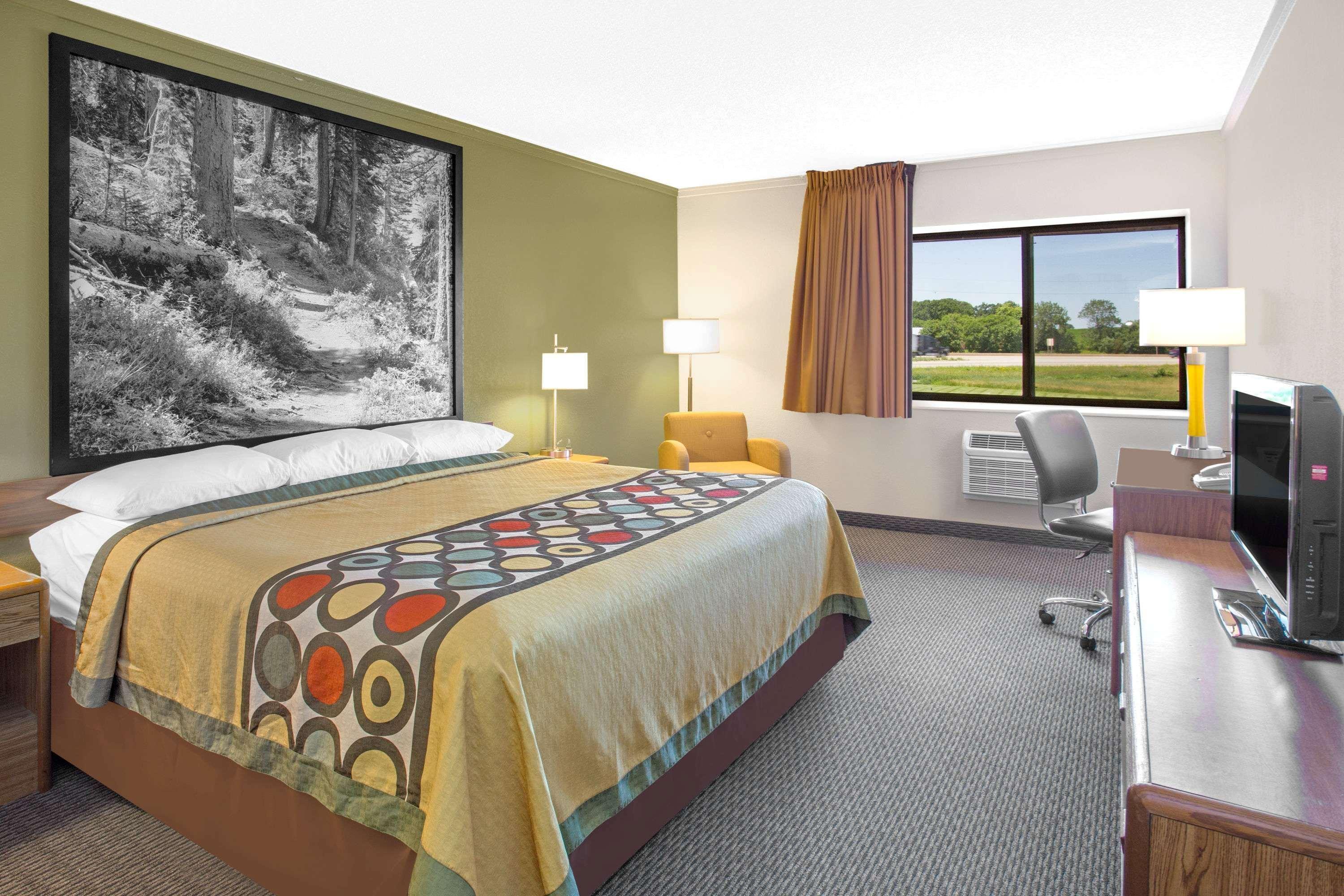 Super 8 By Wyndham Windsor/Madison North Exterior foto