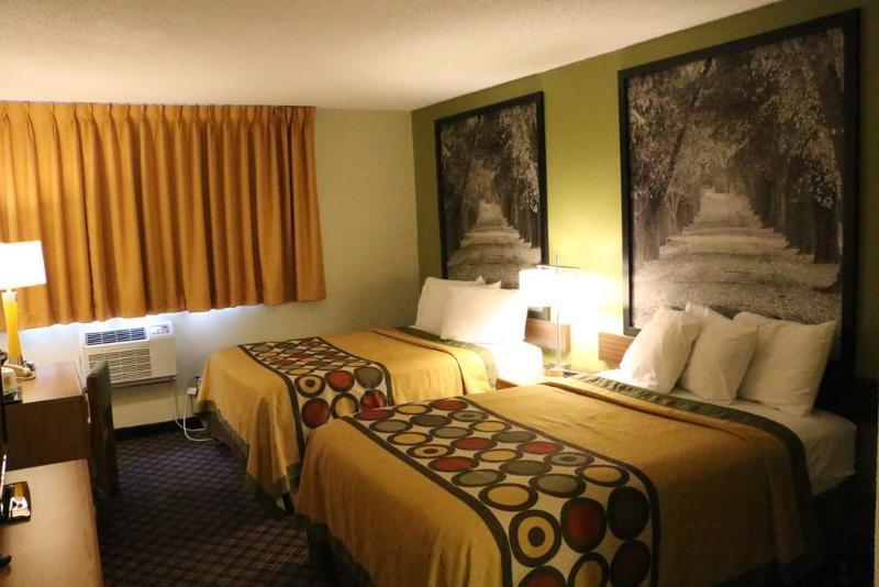 Super 8 By Wyndham Windsor/Madison North Exterior foto