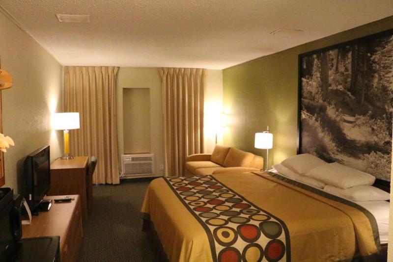 Super 8 By Wyndham Windsor/Madison North Exterior foto